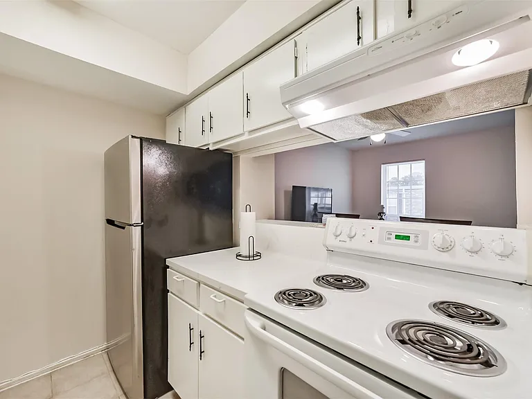 6410 Del Monte Dr #89 — Photo 28