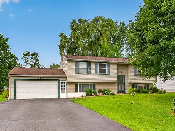 26 Spicewood Ln, Rochester, NY 14624