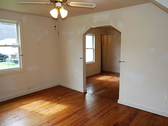 2nd image of 926 Mashburn Ave