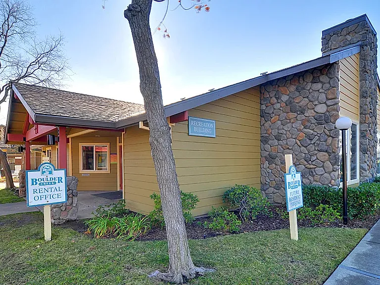 Boulder Creek Apartments — Photo 3