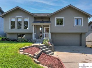 8307 Girard St, Omaha, NE 68122