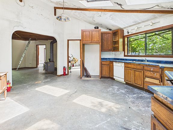 4th image of 1055 Goodman Ranch Rd