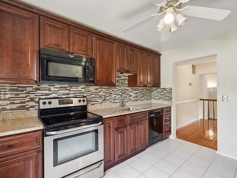 2832 Jermantown Rd — Photo 5