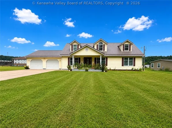 486 Pearl Ln, Mason, WV 25260