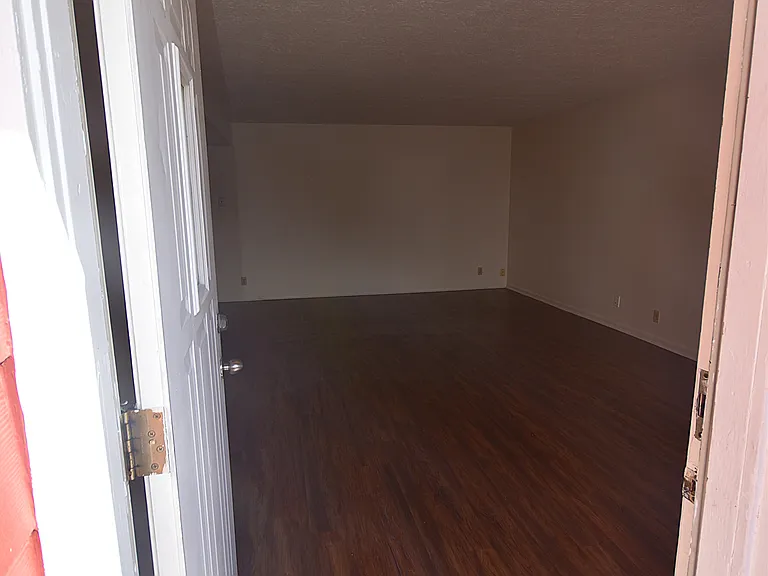 Waveland Place Apartments — Photo 69