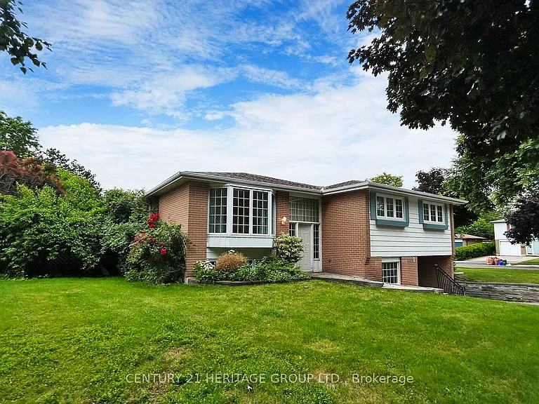 1 Dunsinane Dr — Photo 1