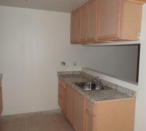 4th image of 114 N Marigny Cir APT B