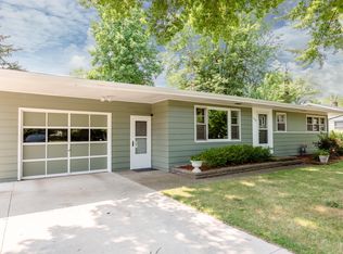 1066 Vinewood Dr, Saint Joseph, MI 49085