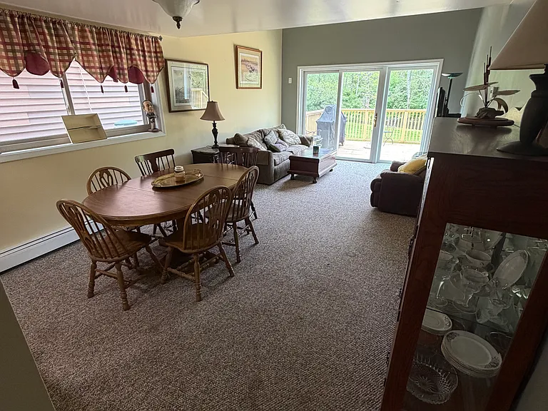 Dinning/Living room with direct access to the back deck