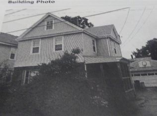 31 Norfolk Ave, Pawtucket, RI 02861