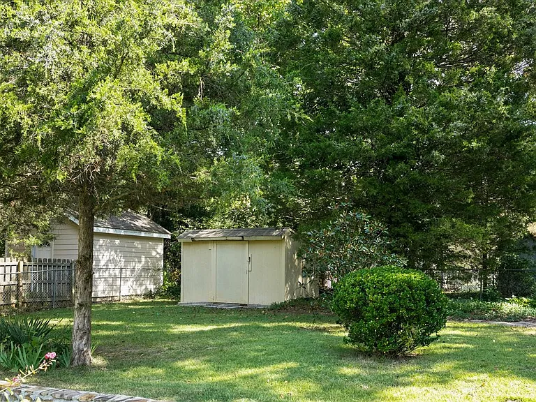 1607 Burnley Dr — Photo 59