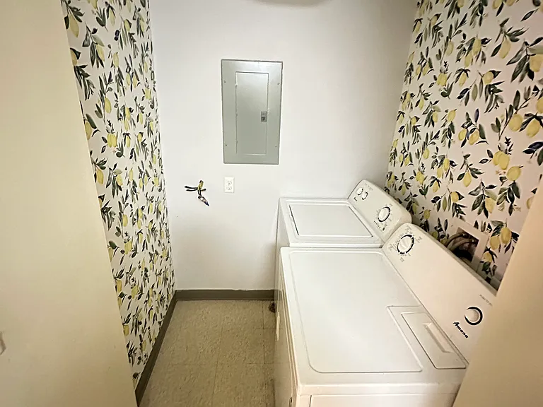 615 W Hancock St — Photo 17