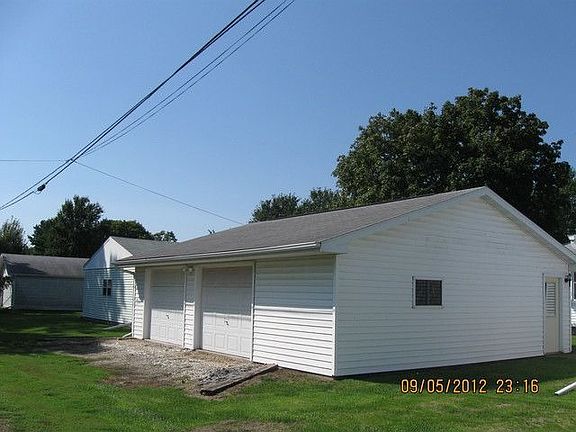 2nd image of 719 N East St