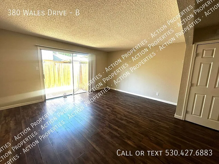 380 Wales Dr #B — Photo 6