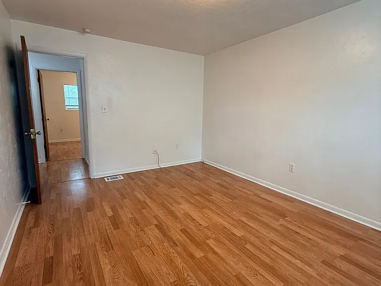 2614 SW 31st Pl — Photo 15