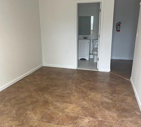 4th image of 43 Seabreeze Way #A