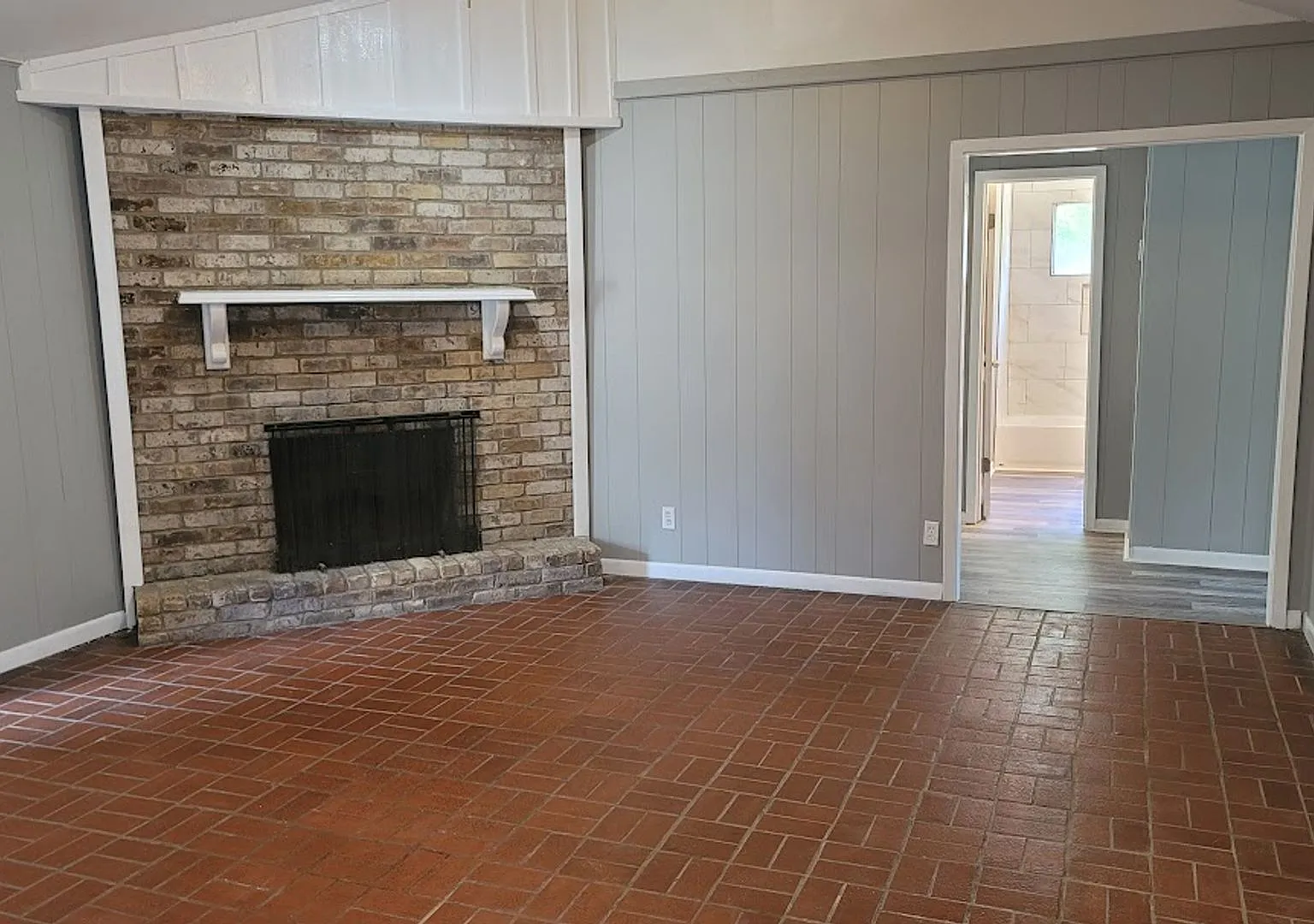 Three Bedroom House on HWY 190 — Photo 2