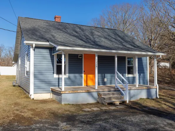 1224 Wine Ave, Waynesboro, VA 22980