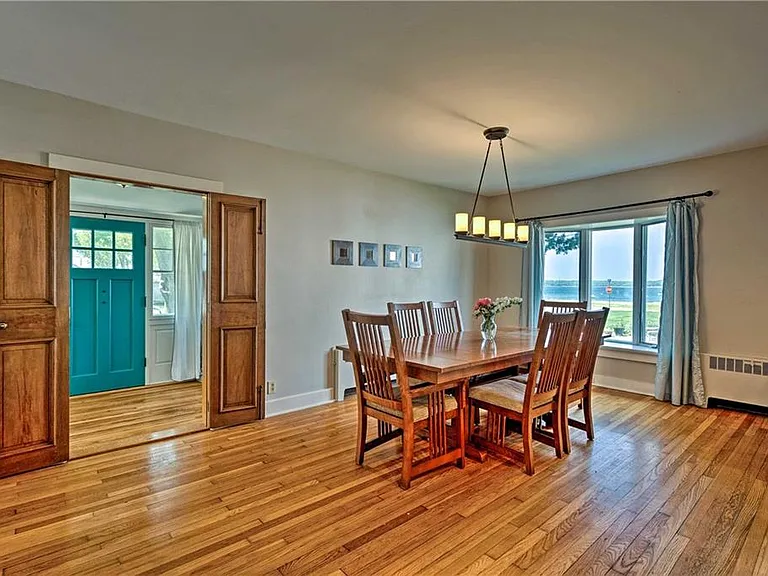 129 Dighton Ave — Photo 9