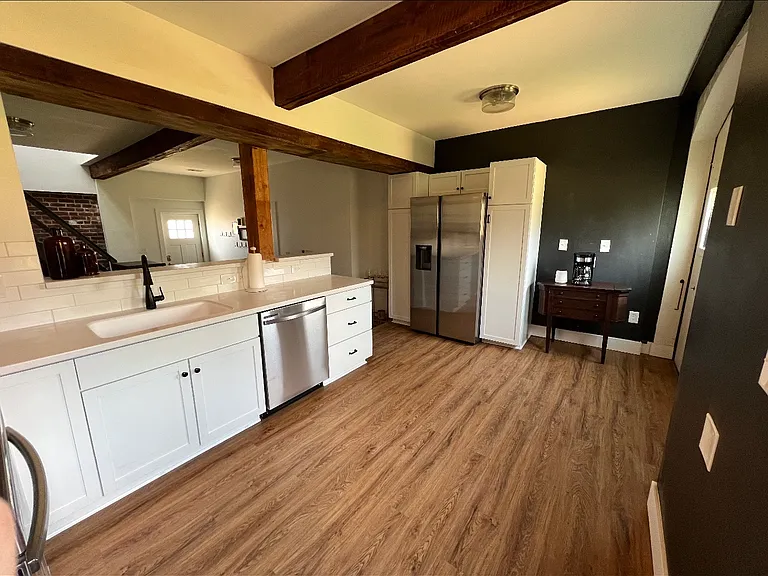 20 E 18th St #3 — Photo 4