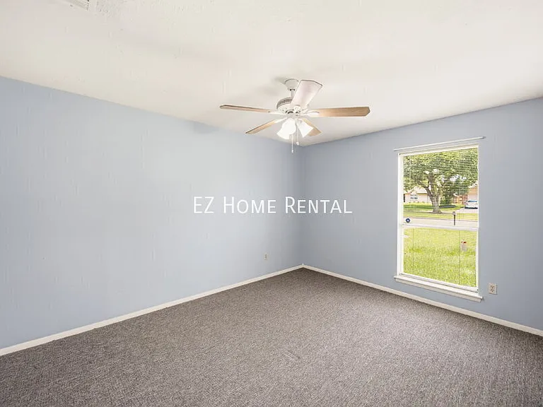 2907 W Greens Rd — Photo 22