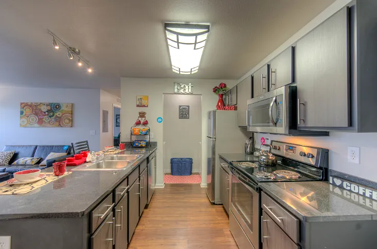 The Club at Chandler - Student Housing Priced per Bed — Photo 10