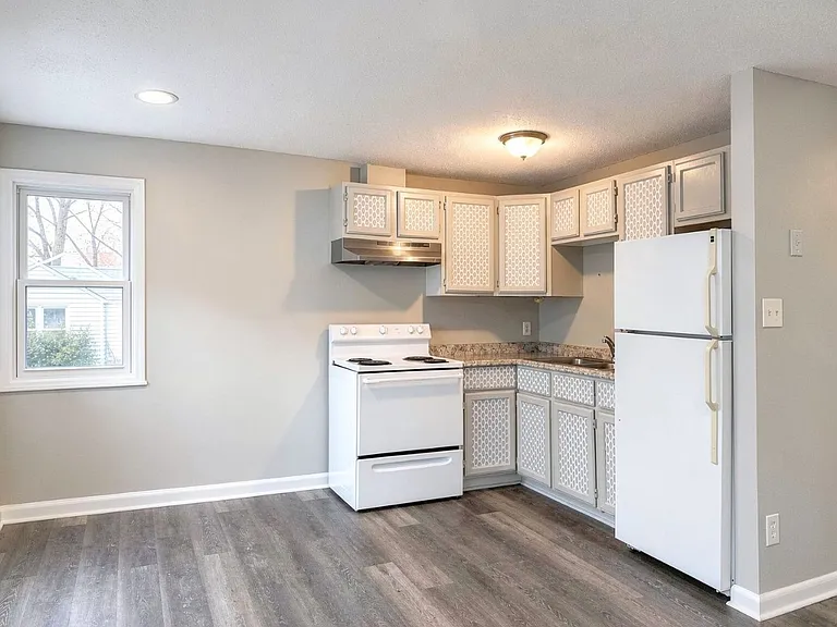 6249 Alexander St #D — Photo 7