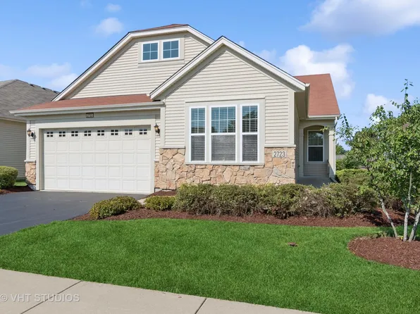 2723 Northmoor Dr, Naperville, IL 60564