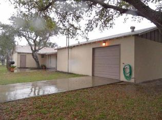 401 E 1st St, Rockport, TX 78382