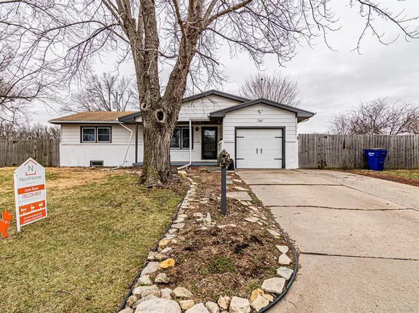 1361 Fogarty Dr, Junction City, KS 66441