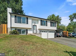 7300 Husky Ln, Springfield, VA 22151