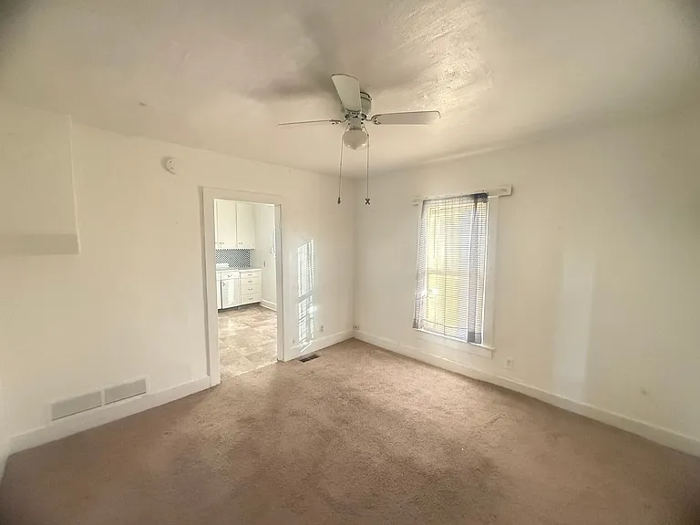 816 Meeker St — Photo 3