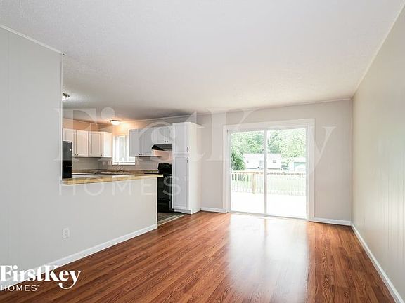 3rd image of 6863 Foxbend Ct
