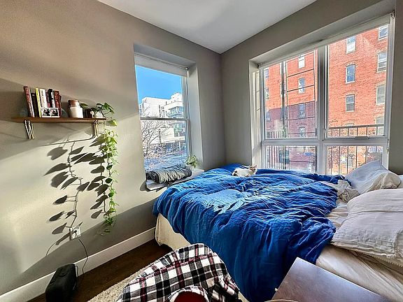 3rd image of 62 Greenpoint Ave #2B