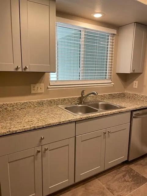 3 bed, 3.5 bath, 1948 sqft, $2,650 — Photo 4