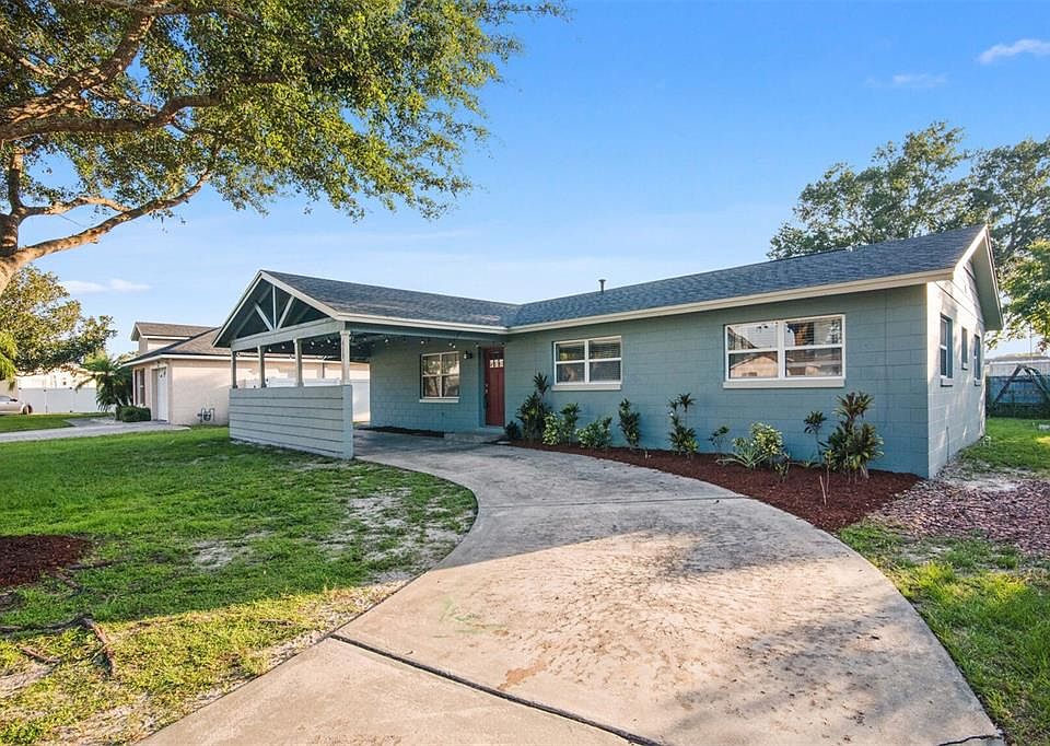 1st image of 415 LOCHMOND DRIVE