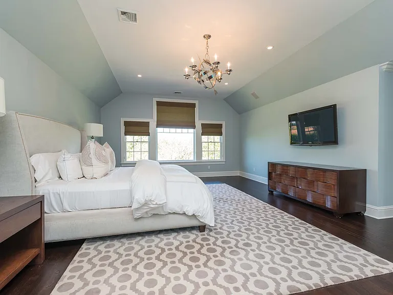 20 Millfarm Ln — Photo 12