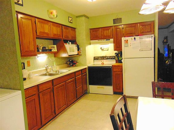 5th image of 1215 Whitehall Dr