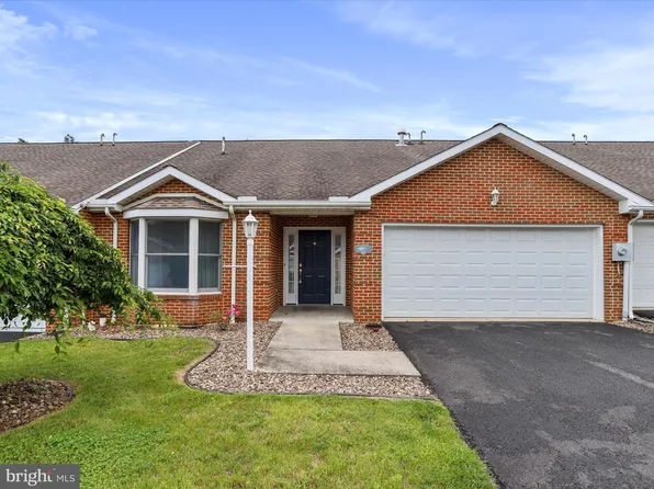412 Moss Spring Ave, Greencastle, PA 17225