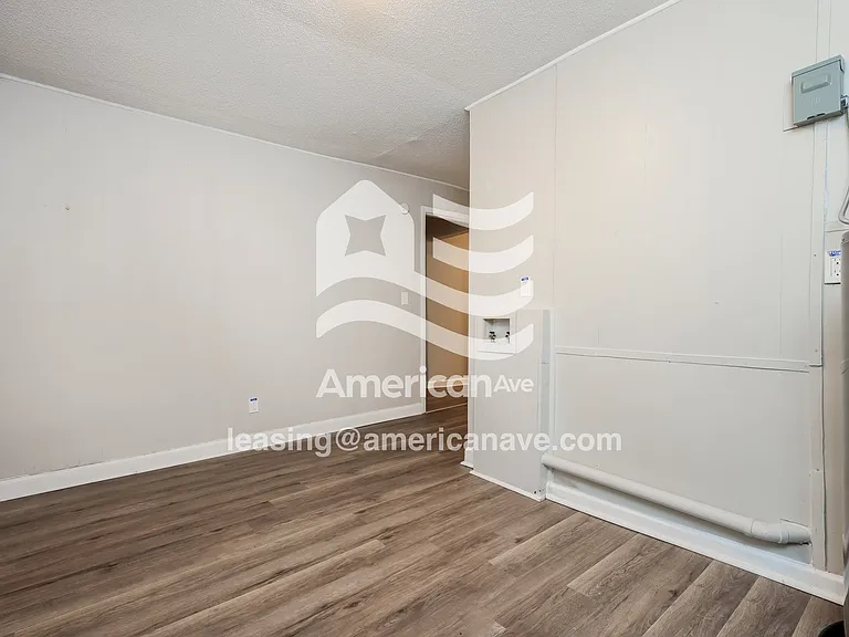 560152_011_wm_-_bedroom_13184553.jpg