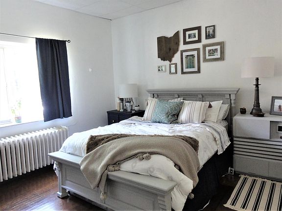 4th image of 5434 Howe St APT 1