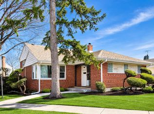 5237 Conrad St, Skokie, IL 60077