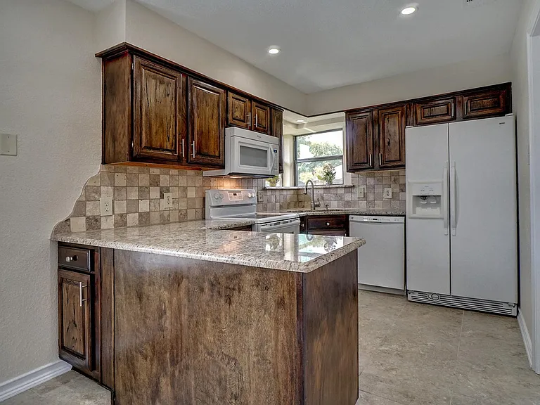 753 Eagle Dr — Photo 12
