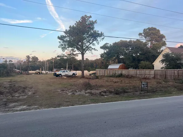 1421 Island Road, Harkers Island, NC 28531