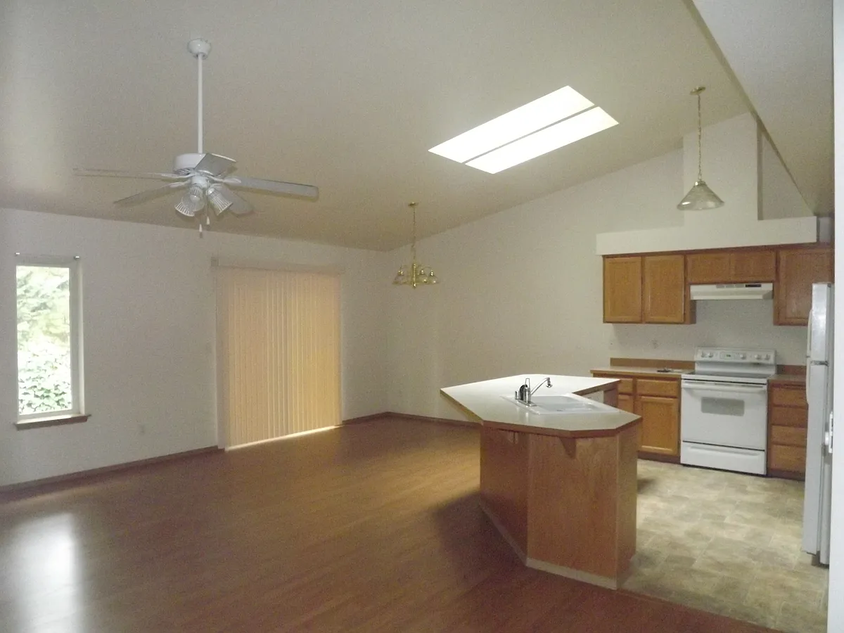 Building Photo - 13120 5th Avenue Ct E