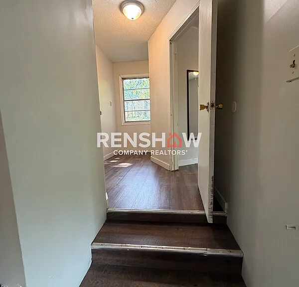 450 Bedwell St — Photo 11