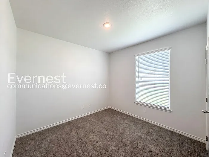 8511 Glade Dr — Photo 12