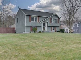 10 Walnut St, Hudson, NH 03051