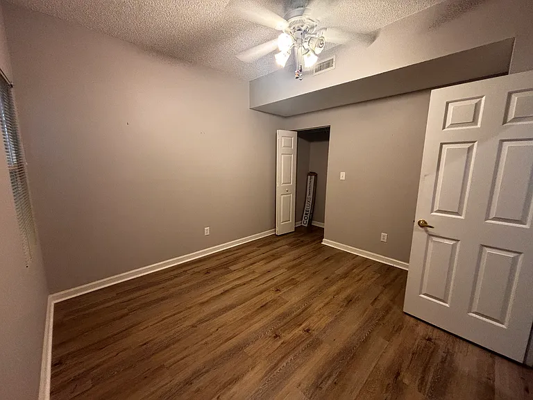 2311 Sweetwater Blvd — Photo 7