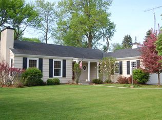 305 S Vincennes Cir, Racine, WI 53402